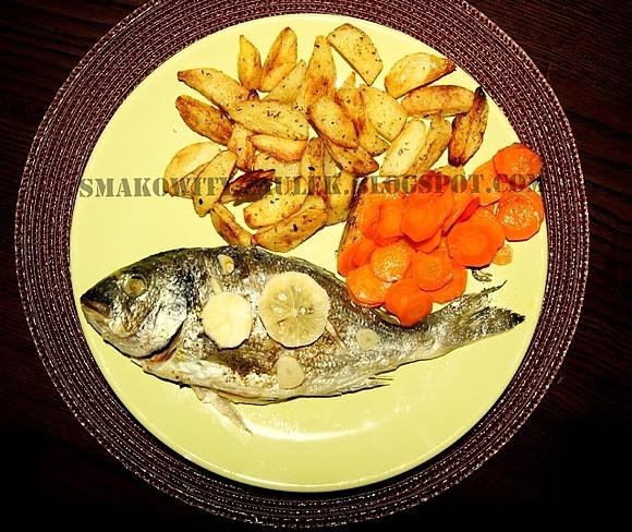 Dorada pieczona w maśle i czosnku