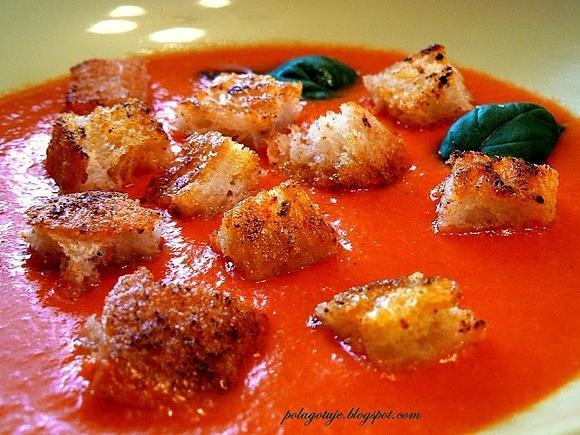 Gazpacho chłodnik hiszpański z pomidorami i papryką
