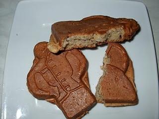 Fikuśne pieczone pączki z bitą śmietaną