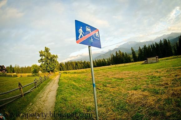 Puszyste omlety z konfiturą z wiśni