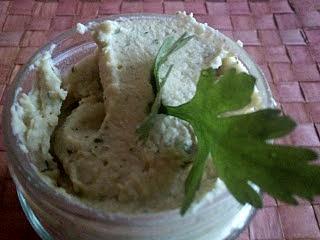 Hummus z zieleniną
