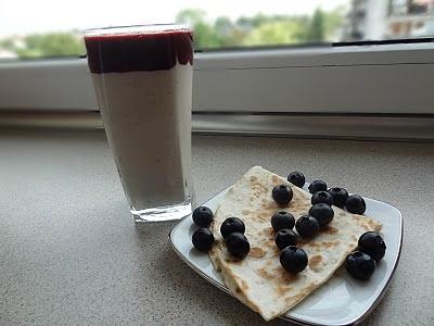 Smoothie i tortilla z marshmallow