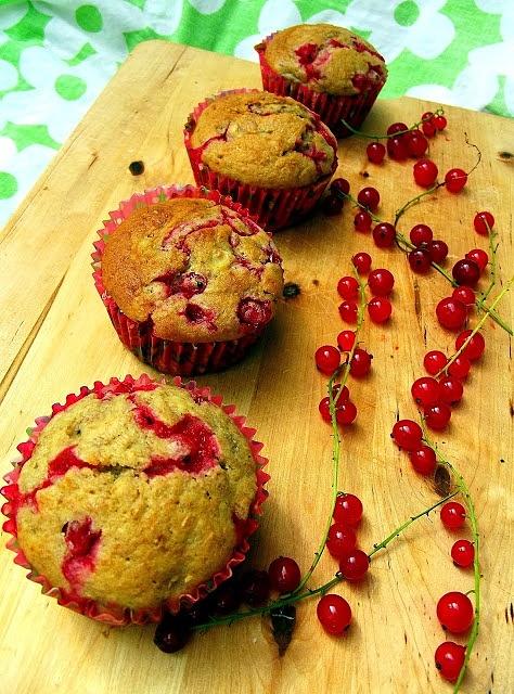 Muffiny bananowe z porzeczkami