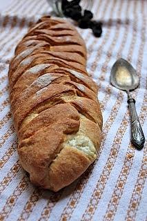 Dietetyczna pełnoziarnista rolada drożdżowa ze serem
