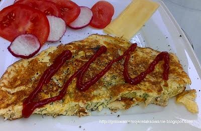 Omlet z wędzonym dorszem