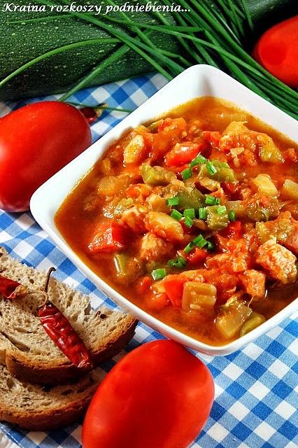 Leczo, obowiązkowa potrawa letniego sezonu