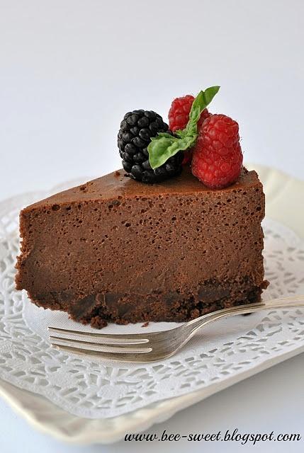 Tort mousse czekoladowy z truflami kawowo-karmelowymi