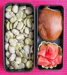 Bento nr 41 z bobem, jagodzianką i arbuzem