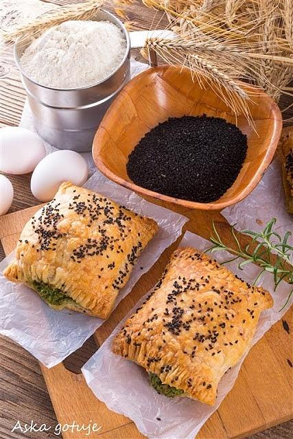 Paszteciki z czarnuszką