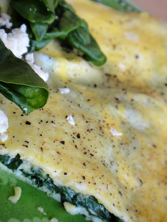 Omlet ze szpinakiem i serem feta