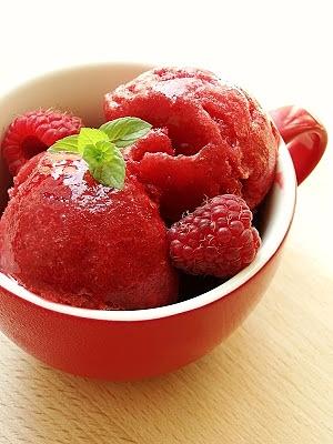 Sorbet malinowy z nutą mięty