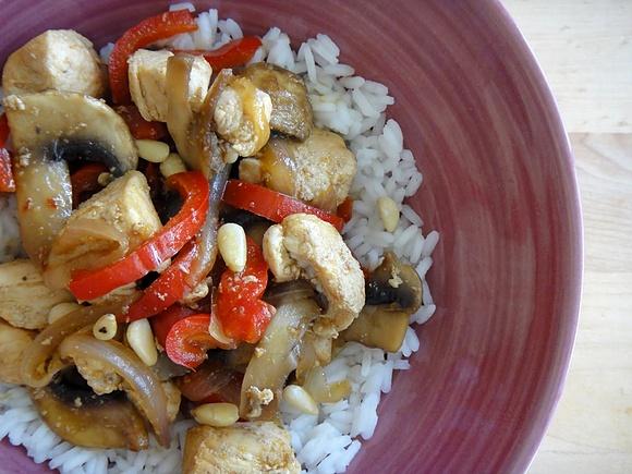 Słodko-kwaśny stir-fry z kurczakiem i warzywami