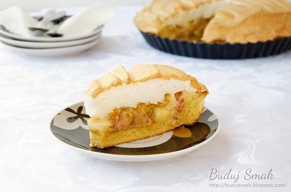 Tarta z rabarbarem i pianką bezową