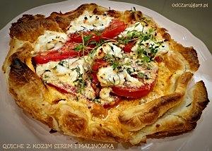 Quiche z serem kozim i malinówką na spodzie francuskim