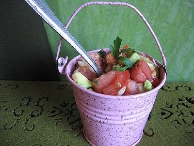 Sałatka z awokado i pomidorów zgodna z dietą strukturalną