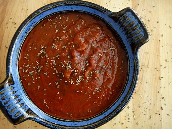 Sos marinara do pizzy, makaronów i dań mięsnych