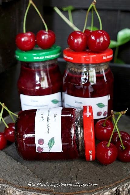 Pikantna konfitura wiśniowa z czekoladą