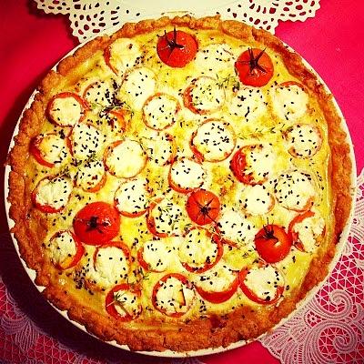 Tarta z pomidorkami koktajlowymi i serem feta