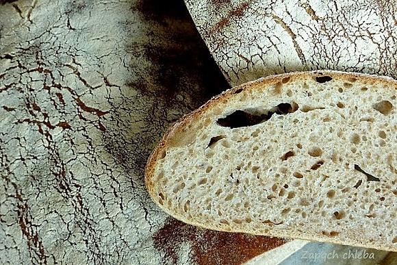 Chleb orkiszowy na zakwasie i drożdżach, prosty i udany sposób