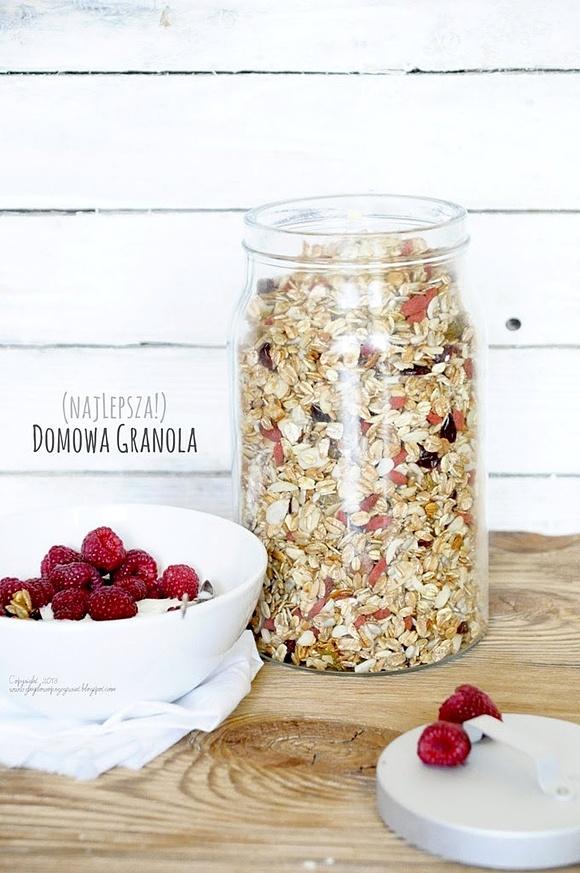 Domowa granola z suszonymi owocami