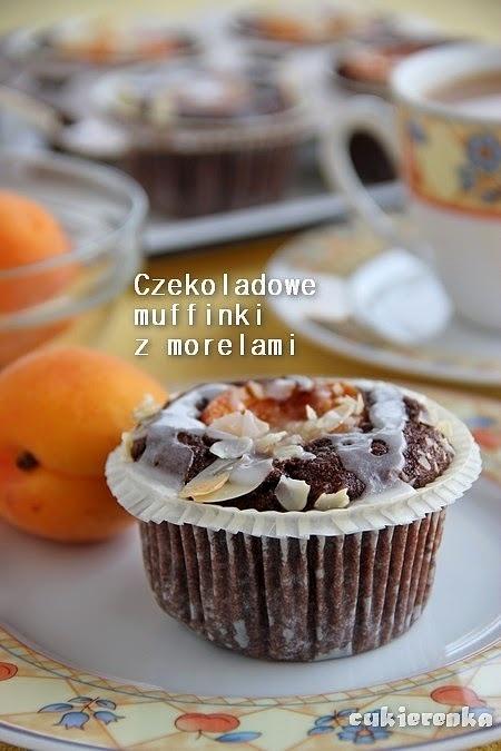 Czekoladowe muffinki z morelami na mące pełnoziarnistej z dodatkiem maślanki