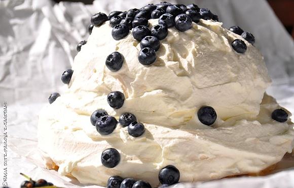 Pavlova z jagodami