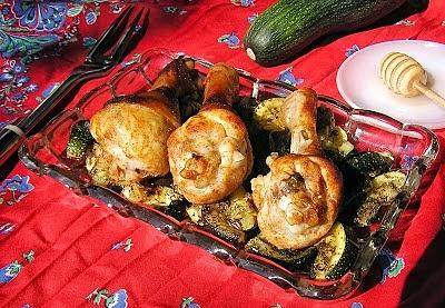 Nóżki miodowo-tajskie z pieczoną cukinią