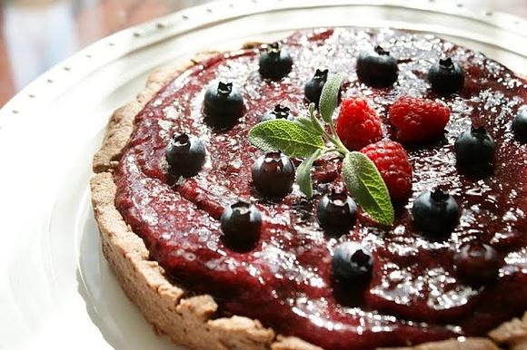 Mrożona tarta z borówkami i sorbetem