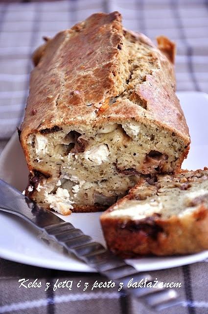 Keks z fetą i pesto z bazylii