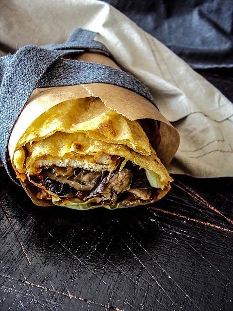 Rolls z bakłażanem, tofu i mango