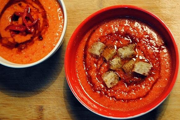 Gazpacho - chłodna hiszpańska zupa z pomidorów i papryki