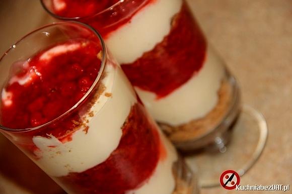 Deser z truskawkami, mascarpone i ciasteczkami amaretti