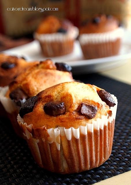 Jogurtowe muffiny straciatella