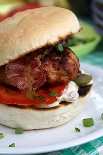Grillowane burgery z sosem Bombay