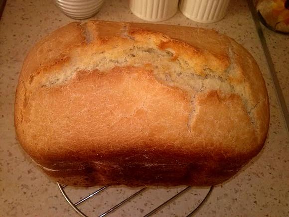 Szybki chlebek z wypiekacza, delikatne pieczywo do kanapek