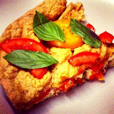 Omlet zapiekany z pomidorami, papryką i bazylią