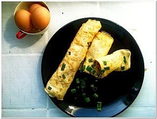 Omurice - japońskie śniadanie z kurczakiem i ryżem w curry