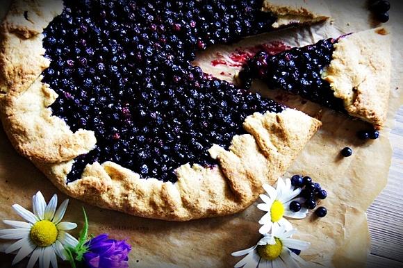 Rustykalna tarta z jagodami na szybki posiłek
