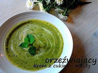 Kremowa zupa z cukinii i melisy