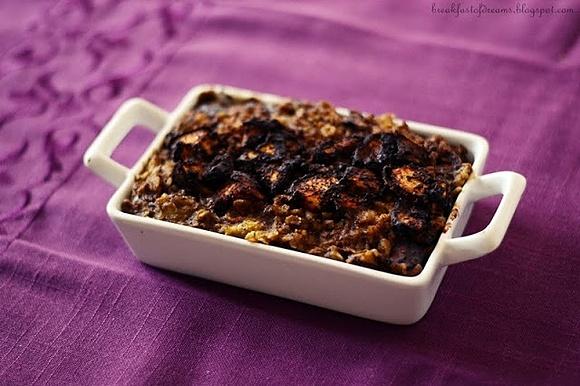 Owsianka piekarnik z brzoskwinią i kakao inspirowana tiramisu