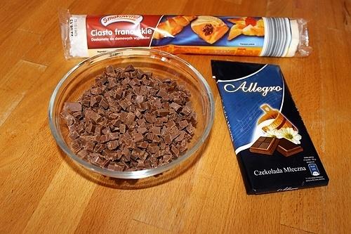 Ciasteczka a la fornetti z ciasta francuskiego i czekolady