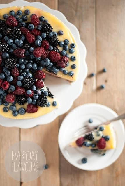 Sernik z owocami i lemon curd