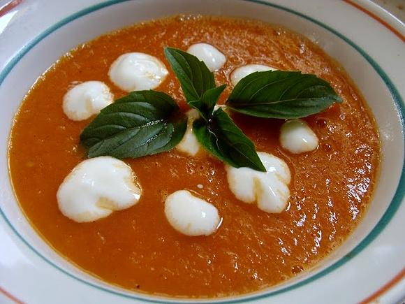Zupa krem ze świeżych pomidorów