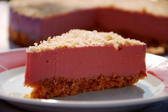 Malinowa panna cotta z kokosem