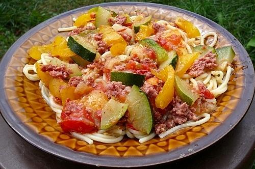 Spaghetti z cukinią i papryką