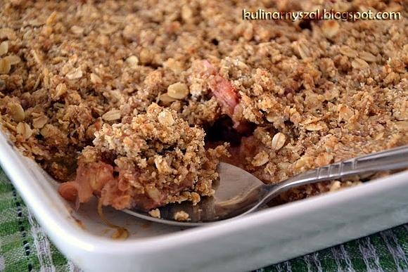 Zdrowe crumble z rabarbarem