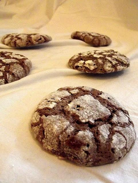 Czekoladowe ciastka crinkles