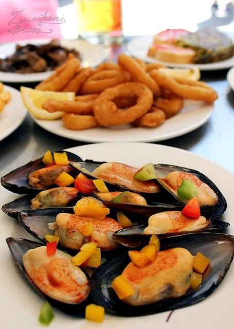 Tapas i paella z Barcelony