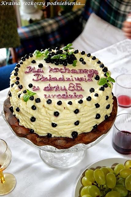 Tort cytrynowo-borówkowy