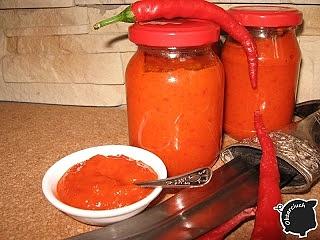 Harissa ostra pasta z papryczek chili i czerwonej papryki